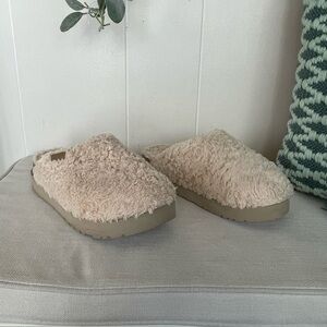 Fuzz Sugar Slides UGGs